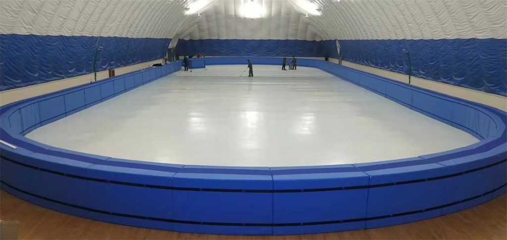 Synthetic skating rink